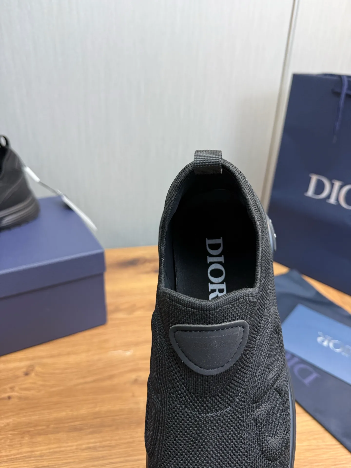 Men's shoes 💰580💰 Dior Dior B30 latest hot model shipped, original 1:1 manufacturing ▪️ Fabric: Original custom fly woven ▪️ Lining: Imported breathable mesh ▪️ Sole: Original molded non-slip outsole ▪️ Size: 38-45 (custom-made 45 non-returnable)